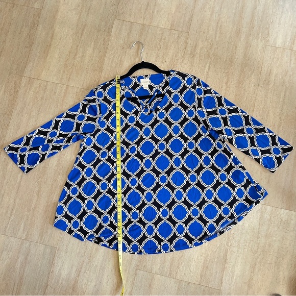 Chico's, Large blue, black and white, pullover blouse with a crisscross detail - Picture 2 of 4